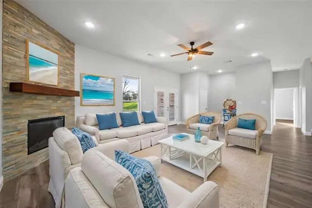 738 Se County Road 3122, Corsicana