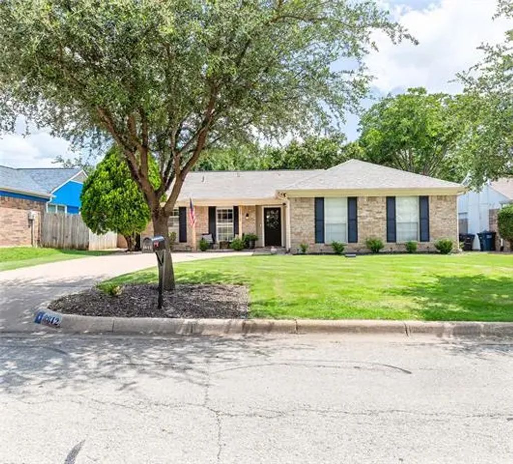 3812 Staghorn Circle S, Fort Worth