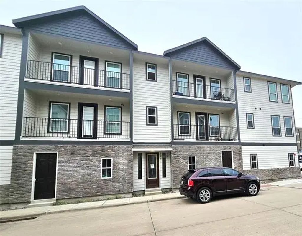 206 S Village Way 303, Lewisville