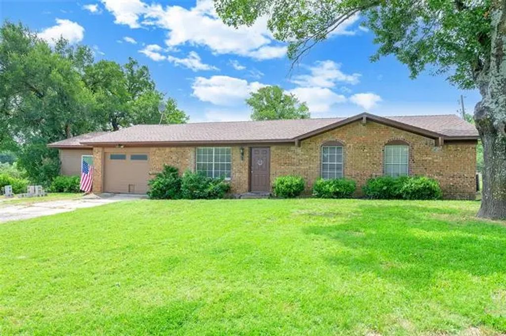 800 Farrar Road, Waxahachie