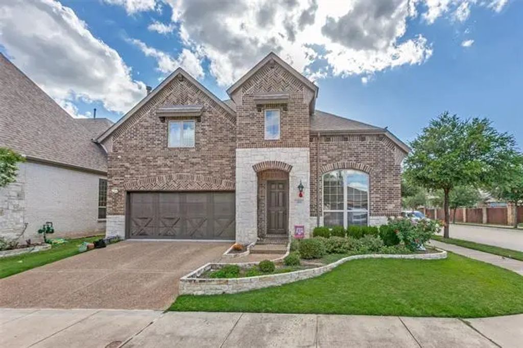 804 Warwick Boulevard, Lewisville