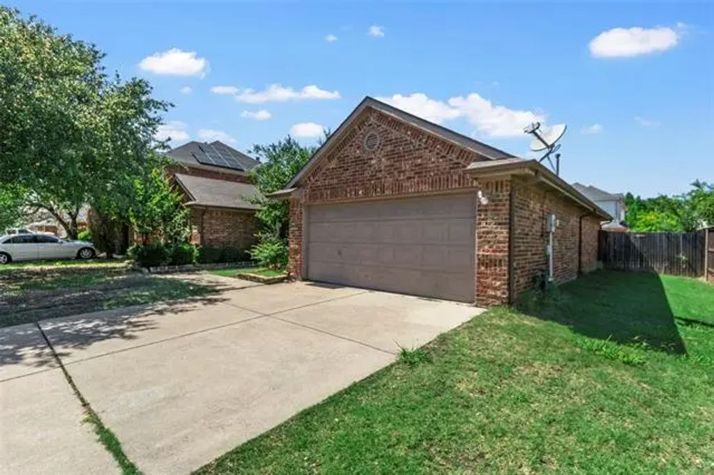 5925 Wamego Lane, Plano
