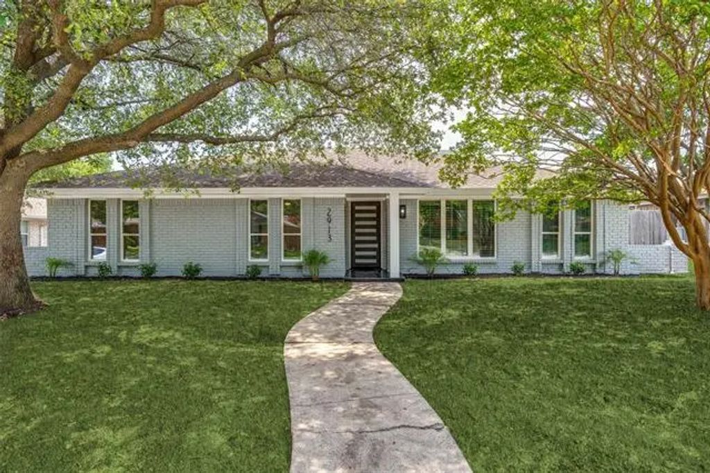 2913 Roundrock Trail, Plano