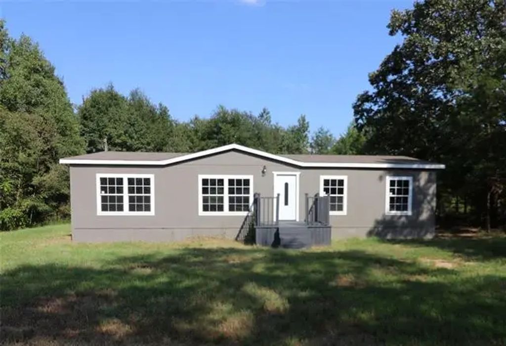 341 Private Road 3221, Gilmer