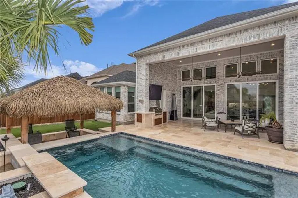 624 Breton Drive, Aubrey