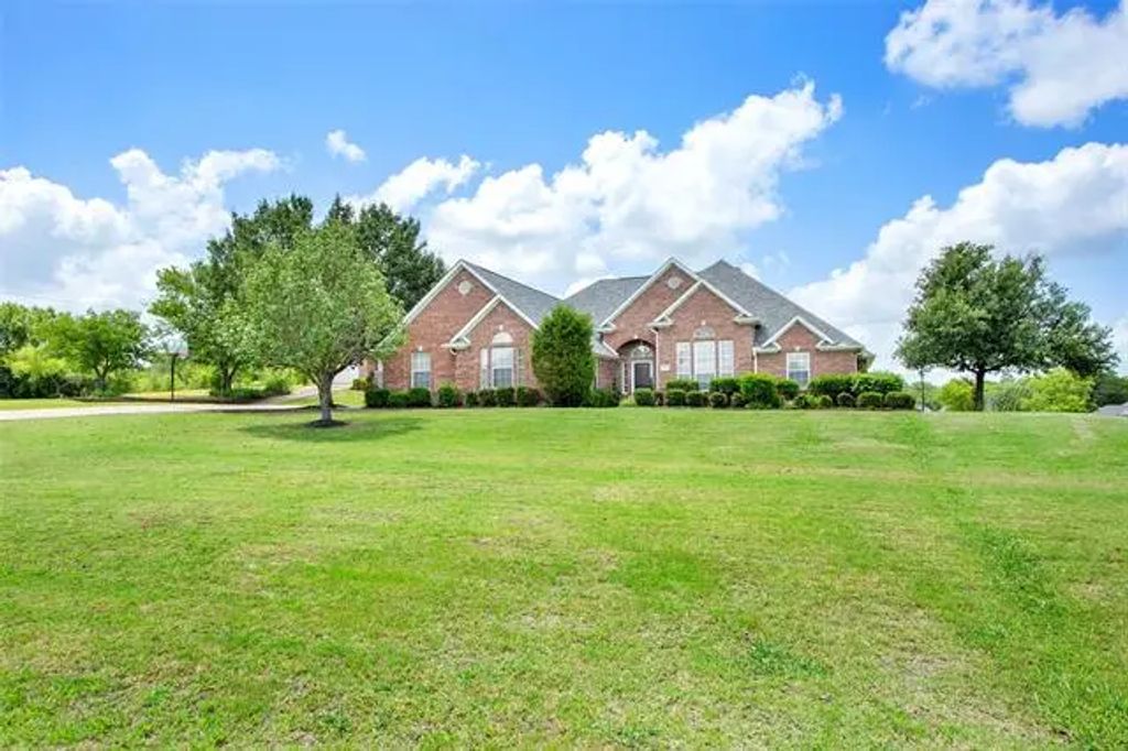 1004 Stephens Drive, Bells