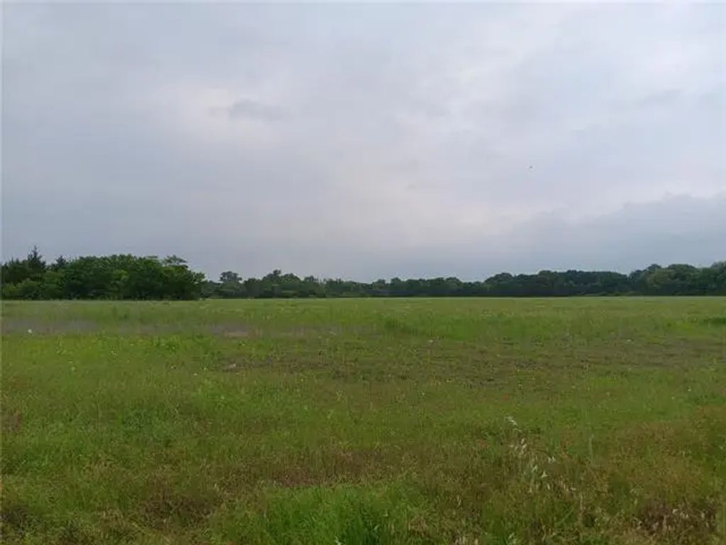1400 W Wintergreen Road, Lancaster