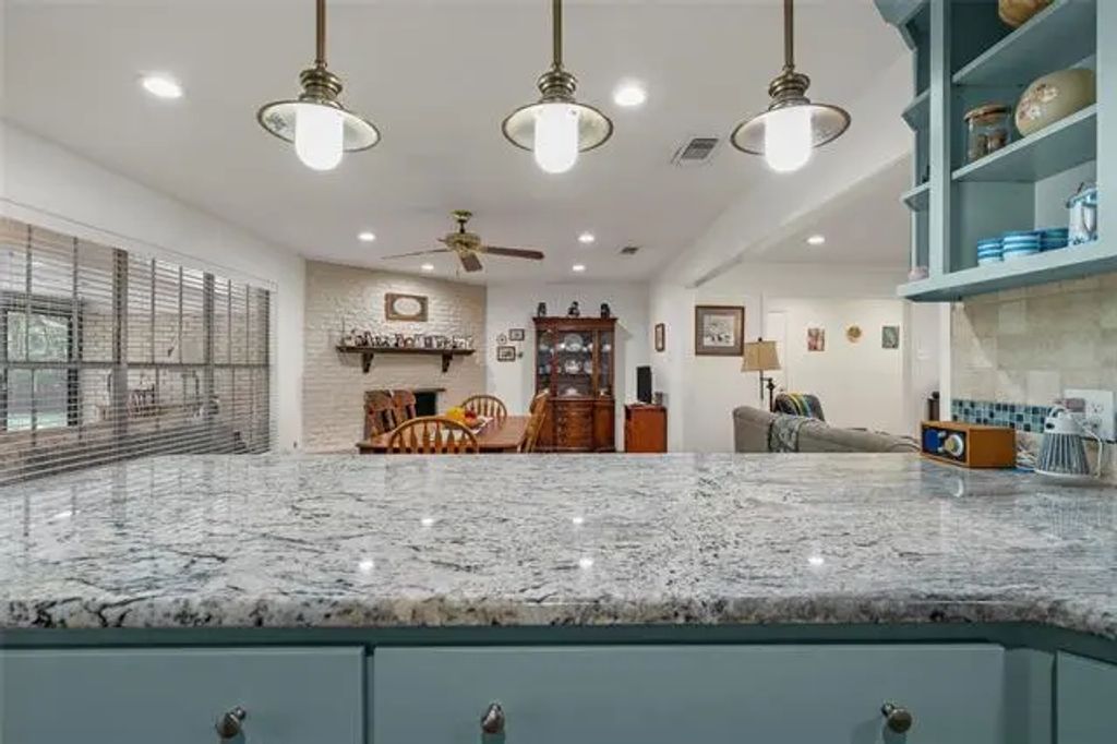 5512 Lake Charles Drive, Waco