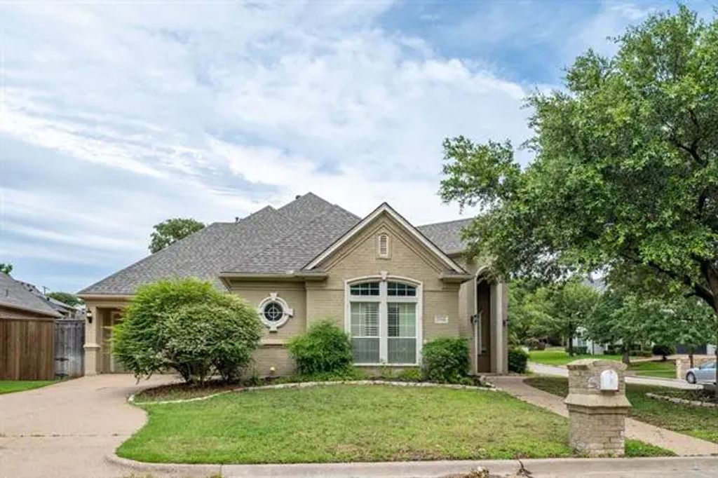 5506 Hidden Trails Drive, Arlington