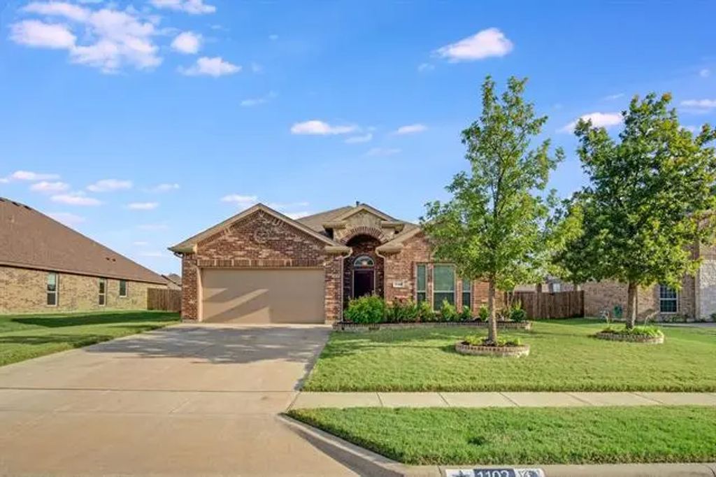 1102 Fairhaven Drive, Glenn Heights