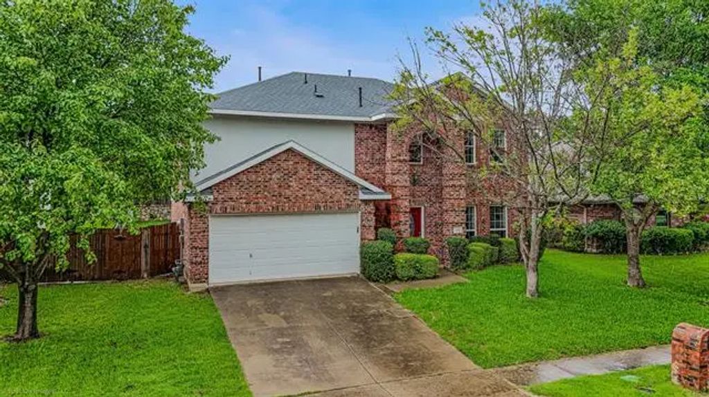 796 Oak Hollow Lane, Rockwall