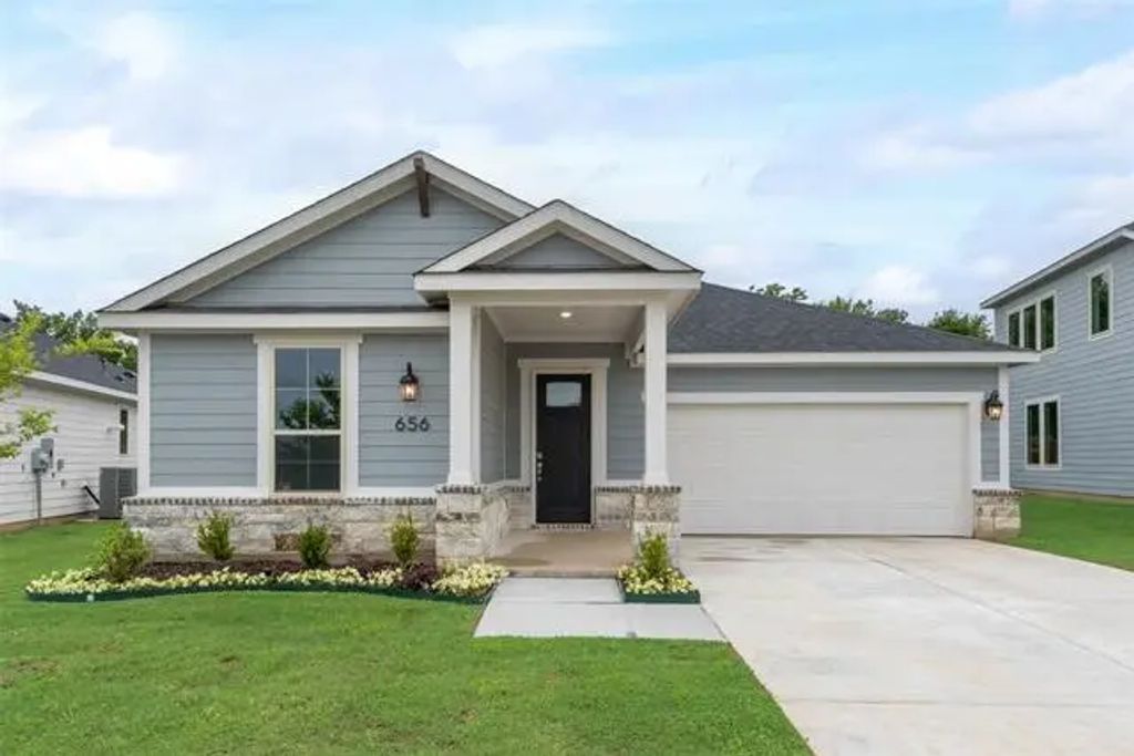 656 Marcus Lane, Crowley