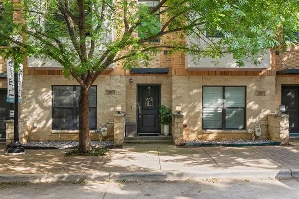 632 E Bluff Street, Fort Worth