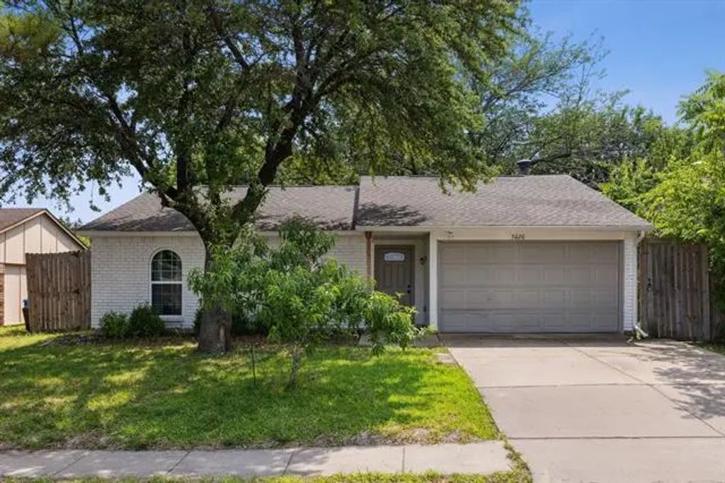 5620 Maple Lane, Rowlett
