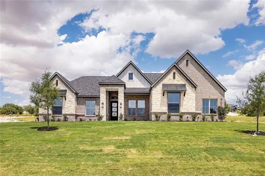 716 Burr Oak Lane, Weatherford