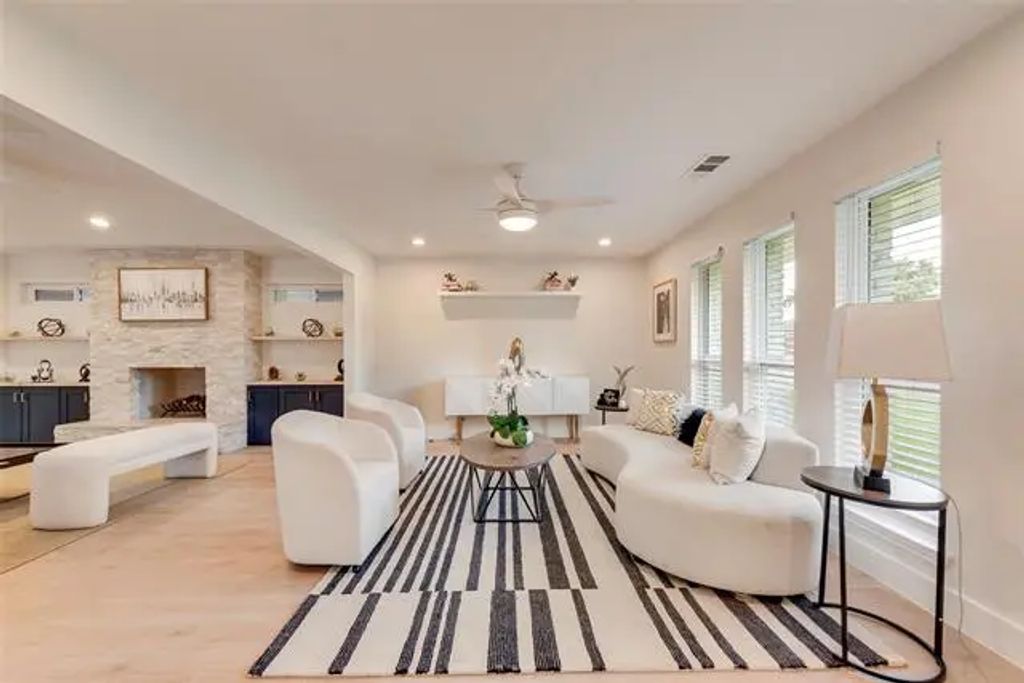 7429 Tangleglen Drive, Dallas