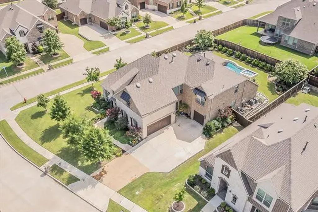 7925 Forest Lakes Drive, North Richland Hills