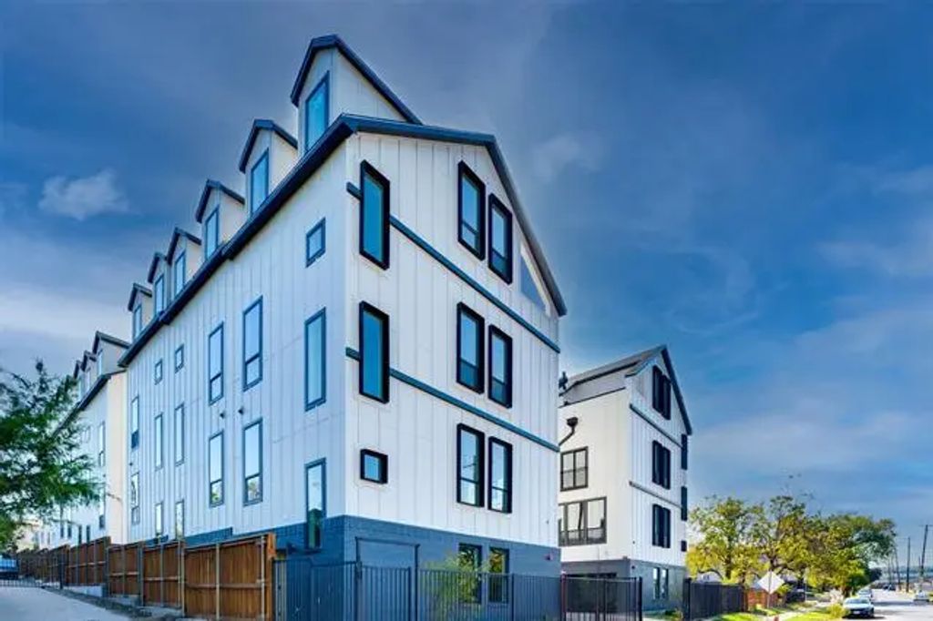 512 N Lancaster Street 4, Dallas