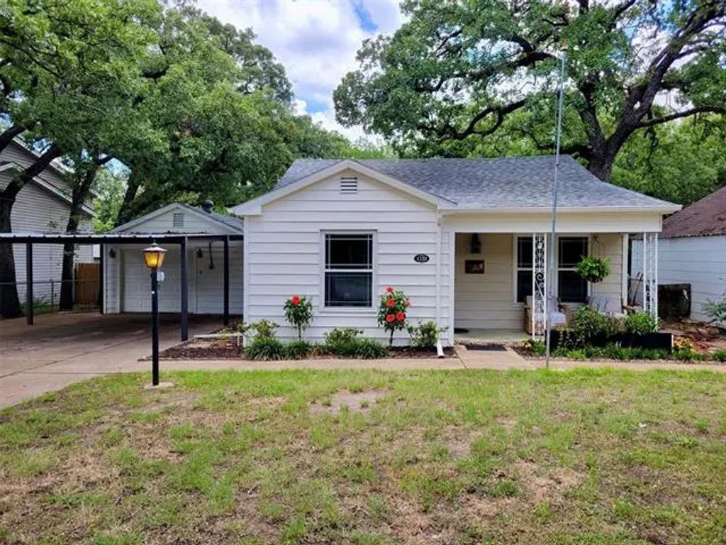 1122 Long Avenue, River Oaks