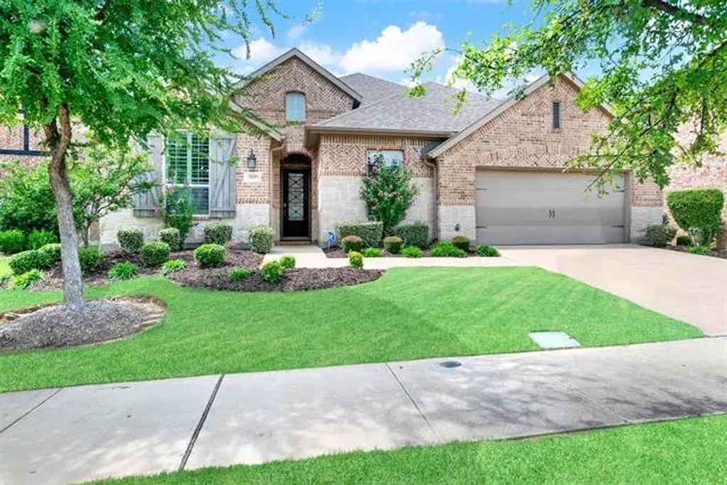 9809 Trinity Drive, Little Elm