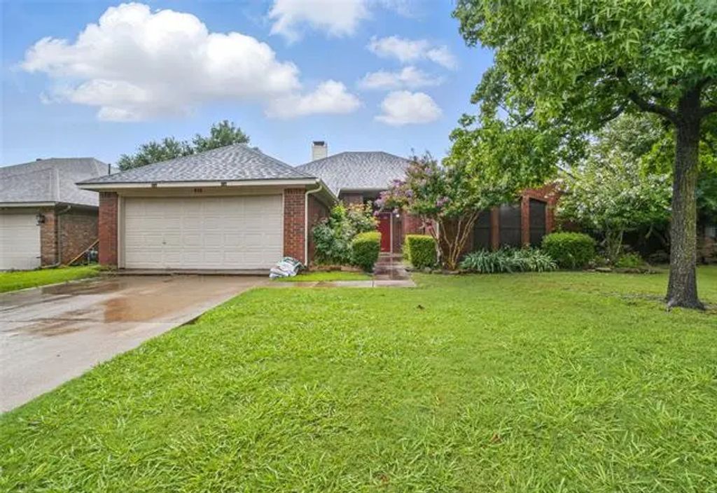 911 Crest Meadow Lane, Mesquite