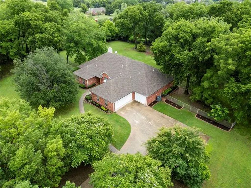 2403 Berry Grove Court, Melissa