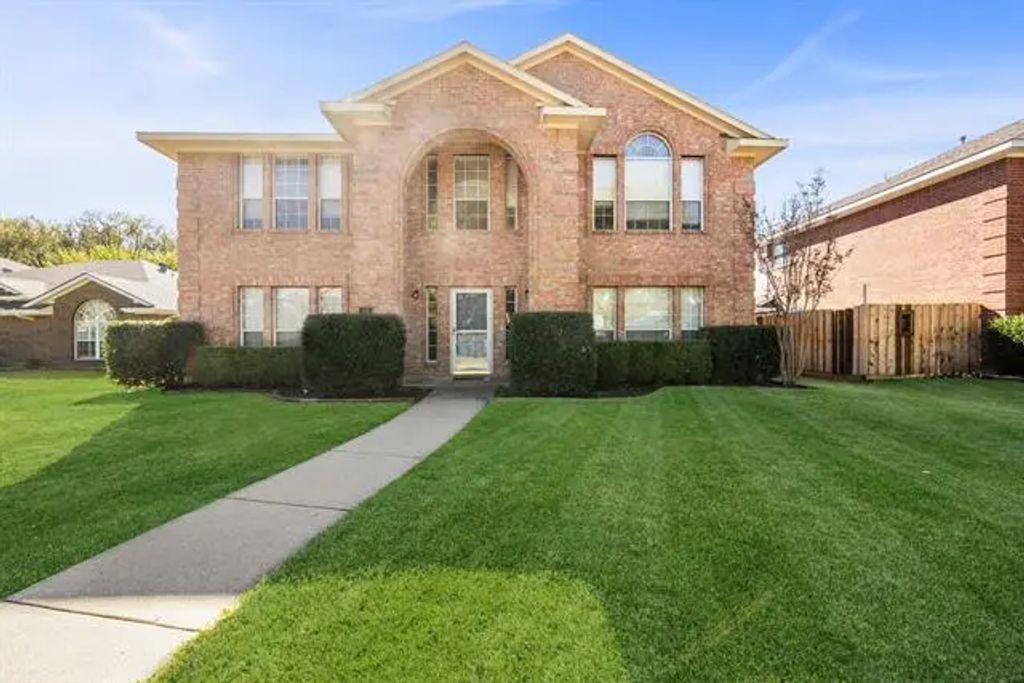 16 Monroe Court, Allen
