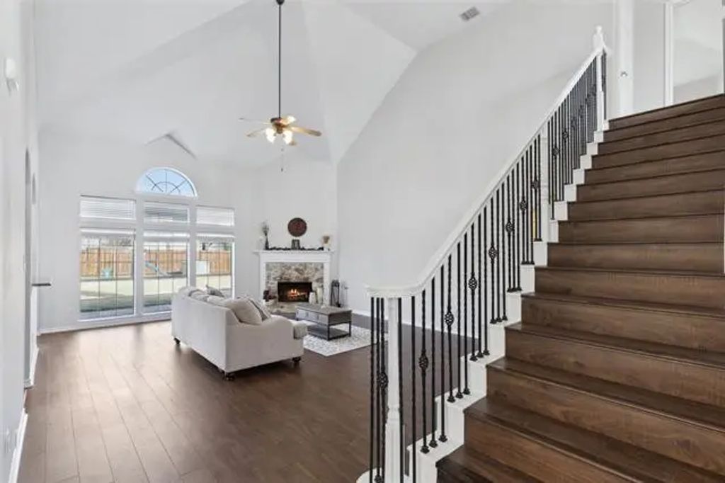 545 Riverbed Drive, Crowley