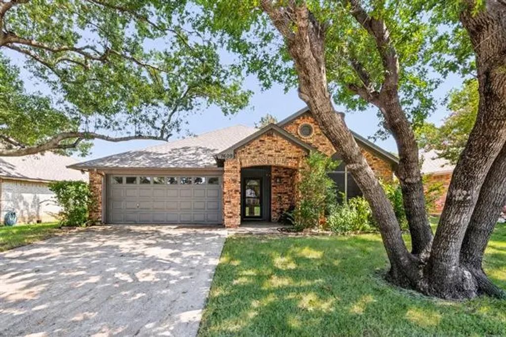 7609 Harmony Drive, Fort Worth