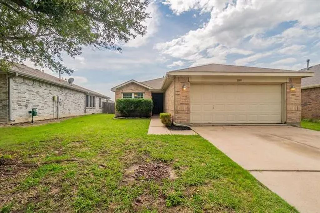 2009 Misty Hollow Court, Forney