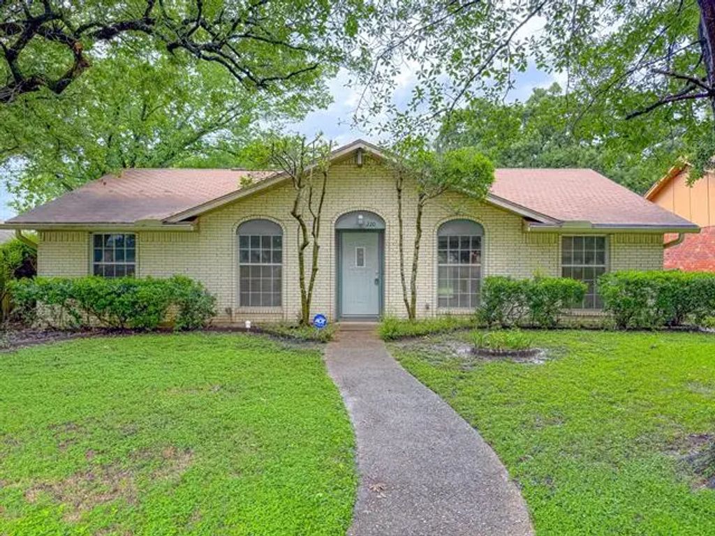 220 Hampton Avenue, Corsicana