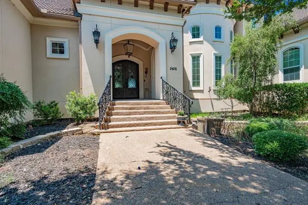 3436 Indian Trail, Arlington