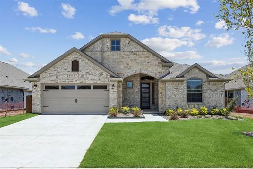 1866 Overcup Court, Waxahachie