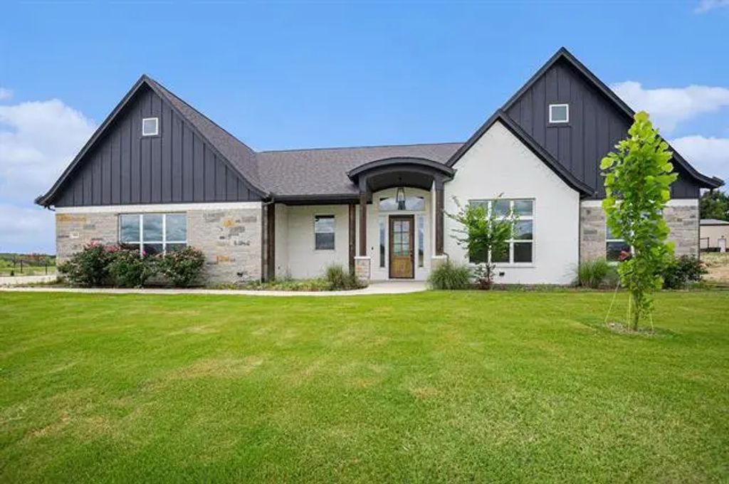 162 Bittersweet Trail, Weatherford