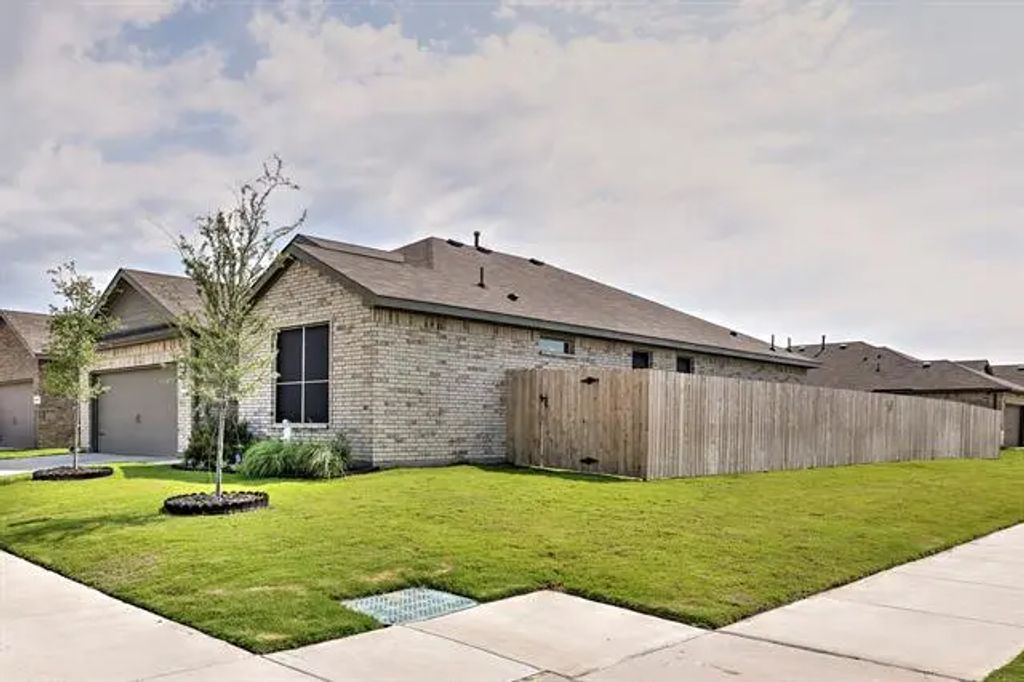 9657 Alderleaf Trail, Fort Worth