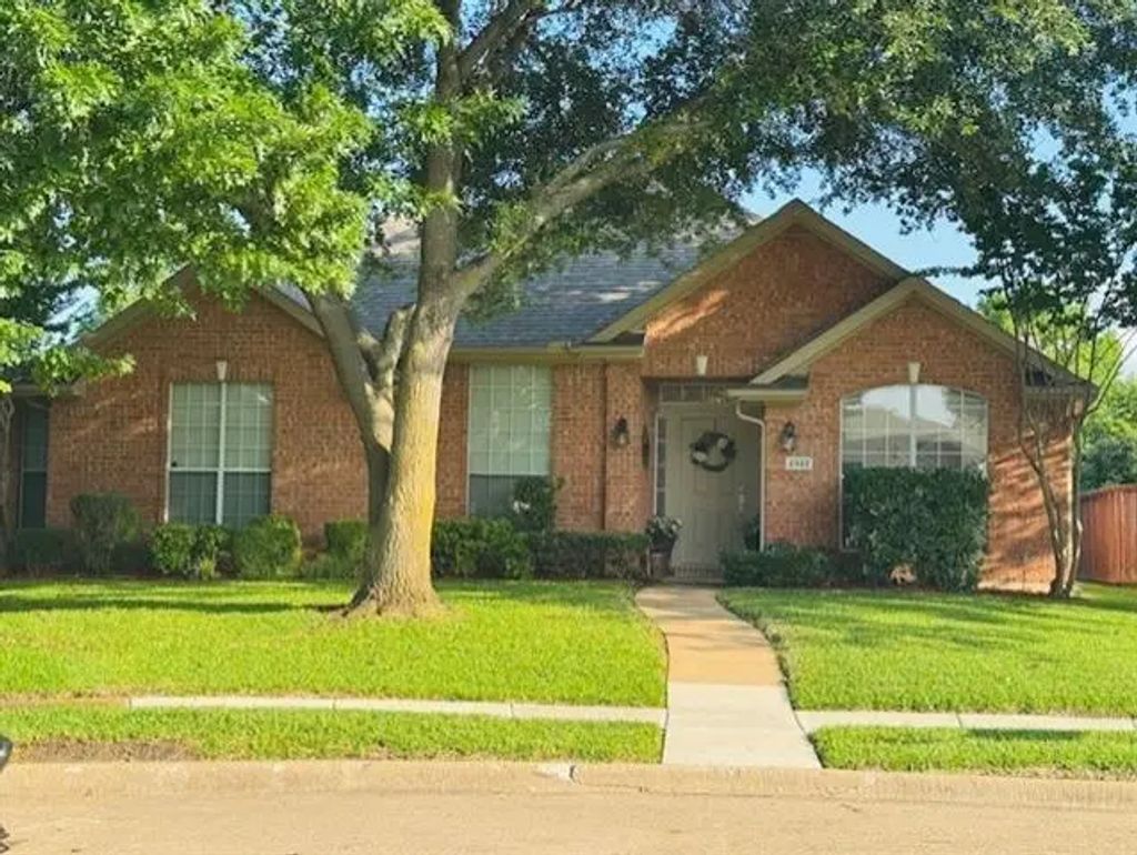 2322 Greenfield Circle, Garland