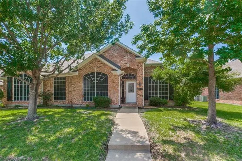 2710 Roughleaf Lane, Rowlett