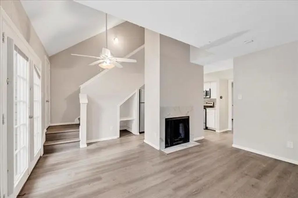 9803 Walnut Street B208, Dallas