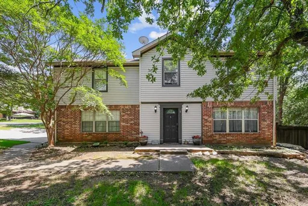 106 Strait Lane, Hickory Creek