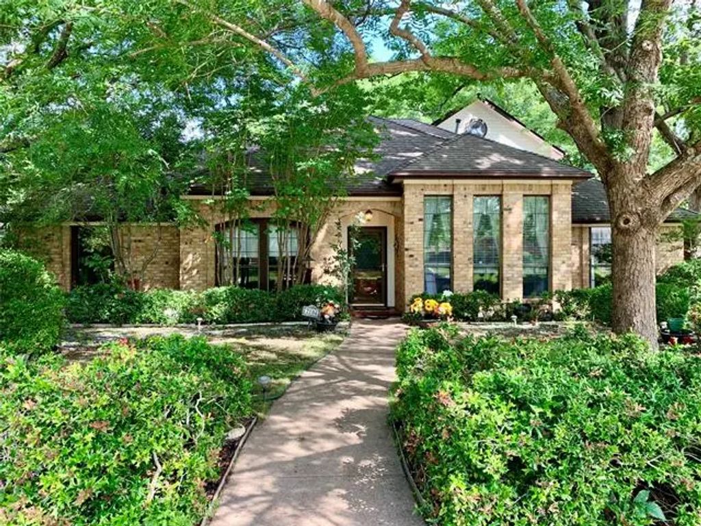 2104 Chestnut Hill Lane, Richardson
