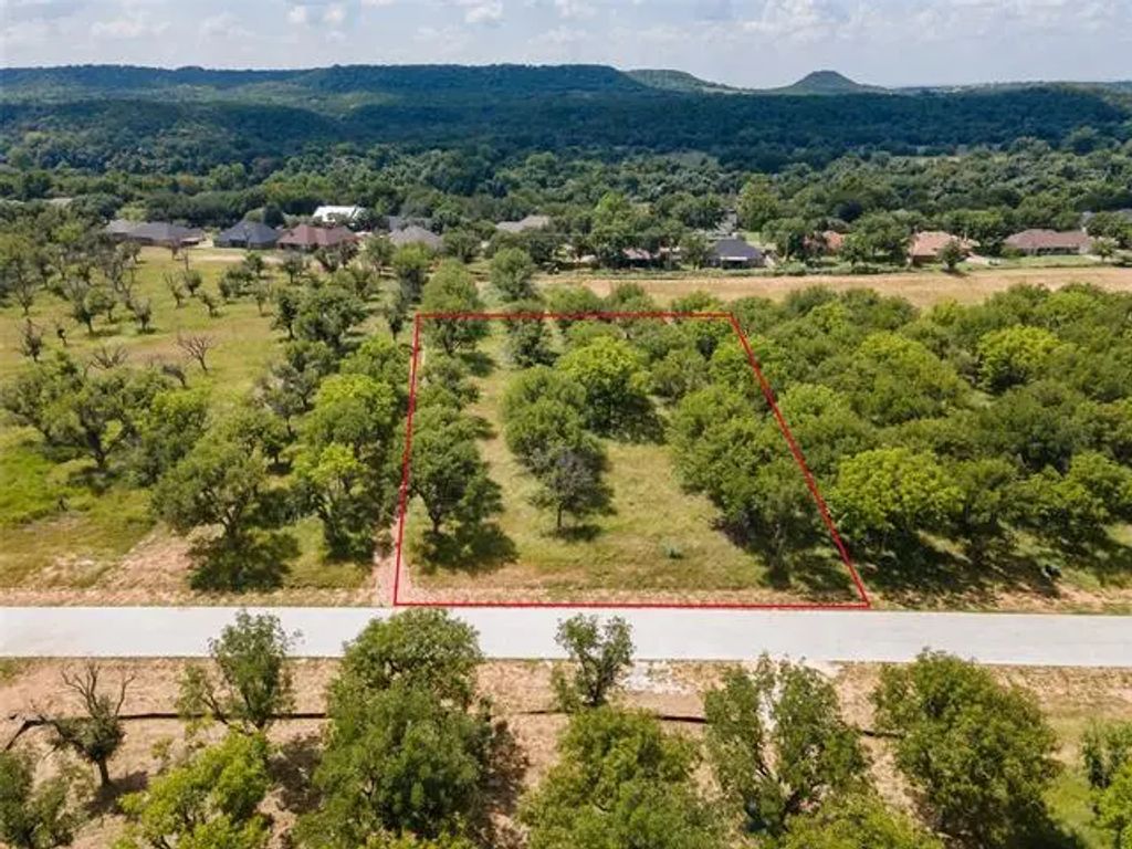 3107 E Landings South, Granbury