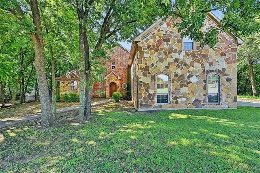109 Lauren Lane, Pottsboro