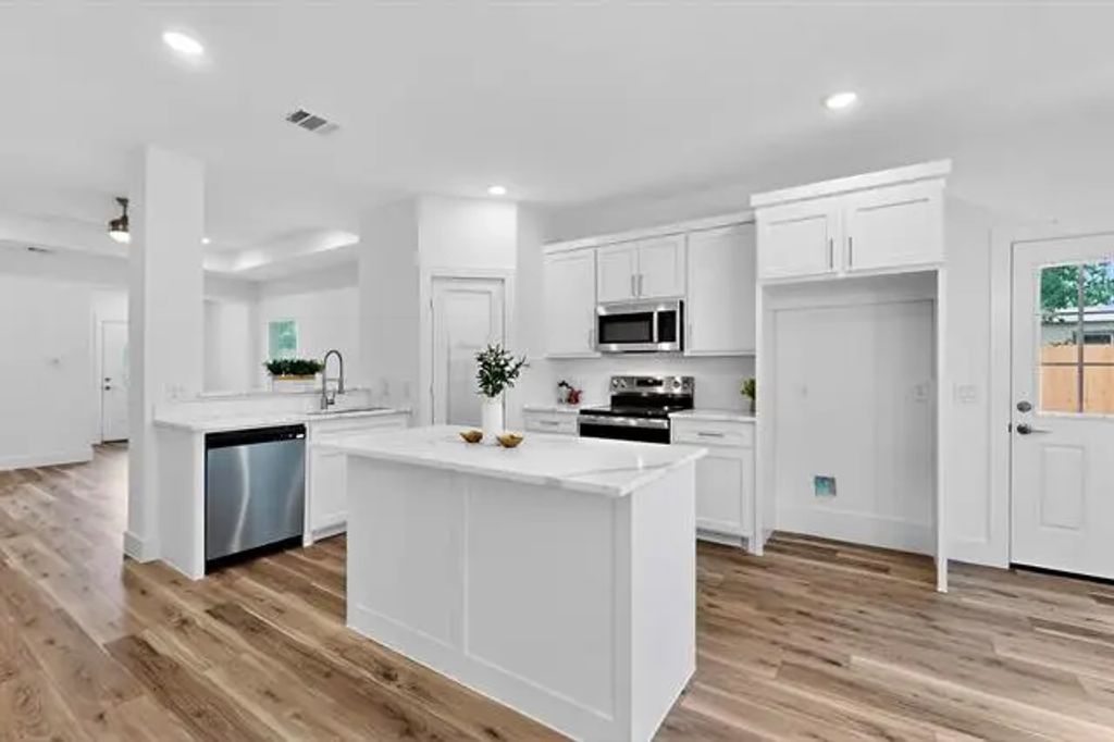 103 S Alma Avenue, Kerens