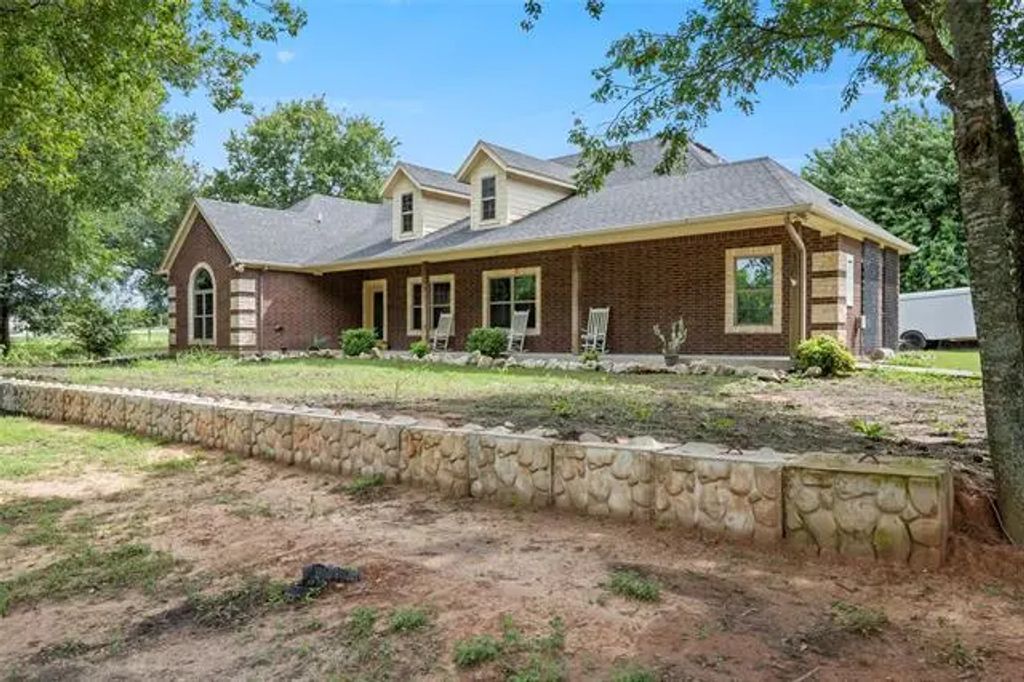 4300 Ascot Drive, Cleburne