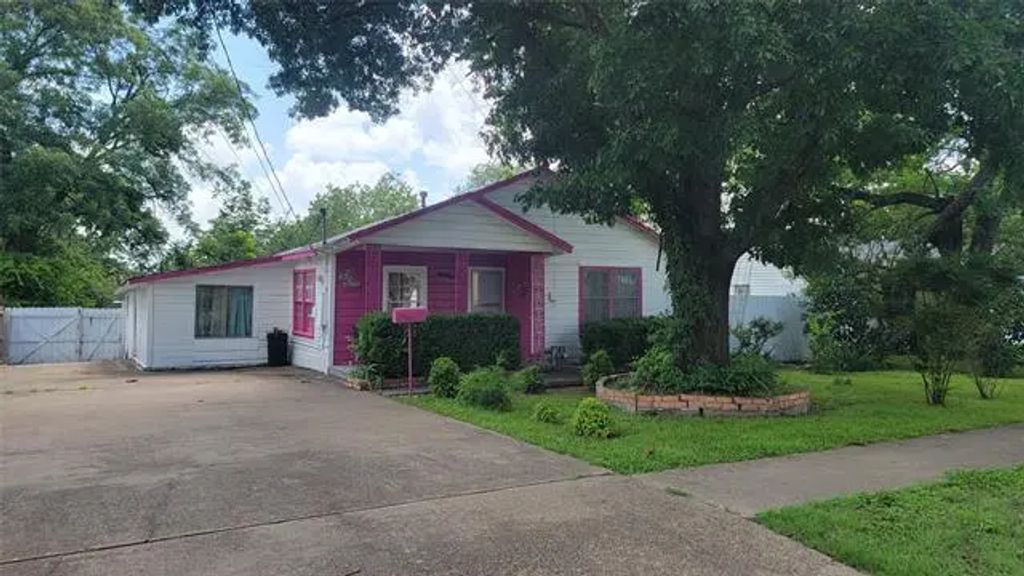 401 Lawrence Avenue, Terrell