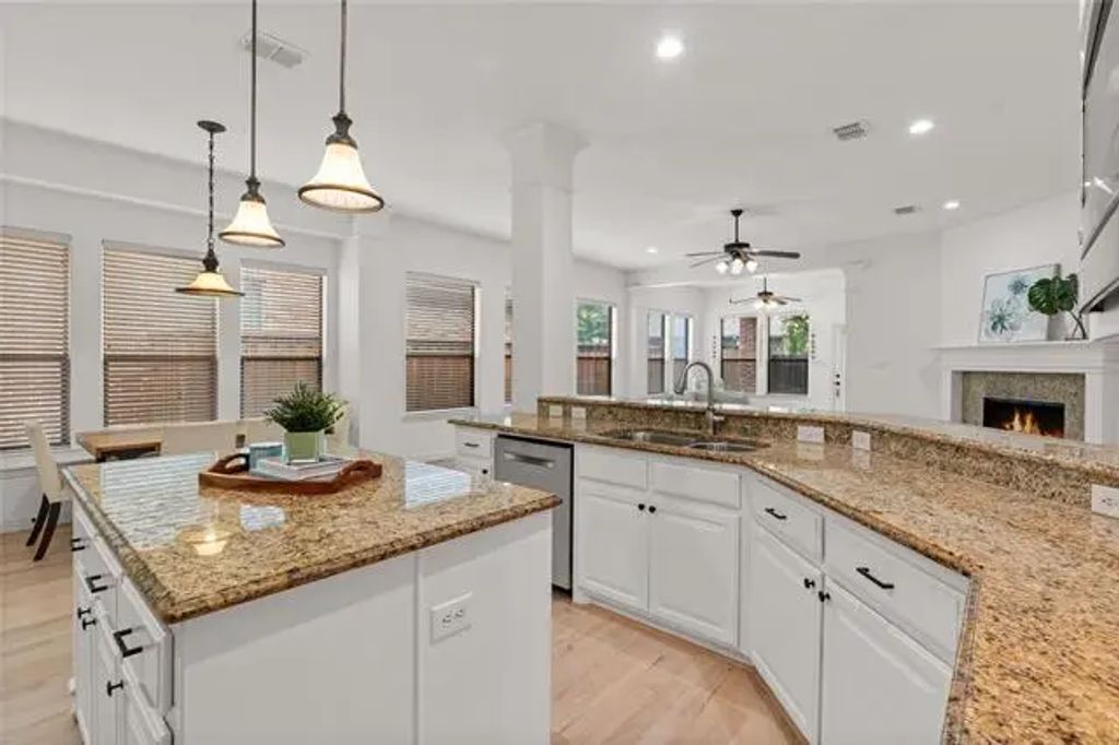 7713 Glenwood Springs Lane, McKinney