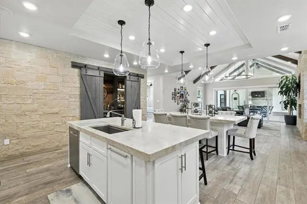 305 Denton Drive, Roanoke