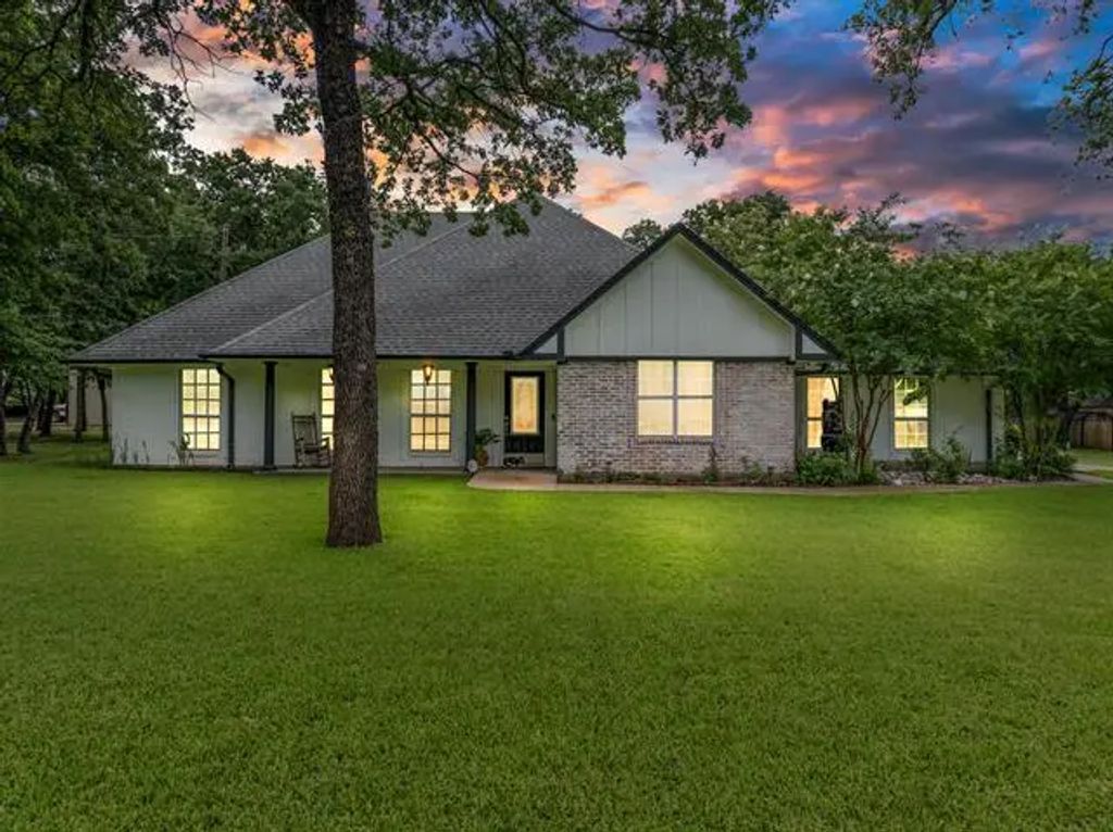 108 Wooded Acre Loop, Whitney