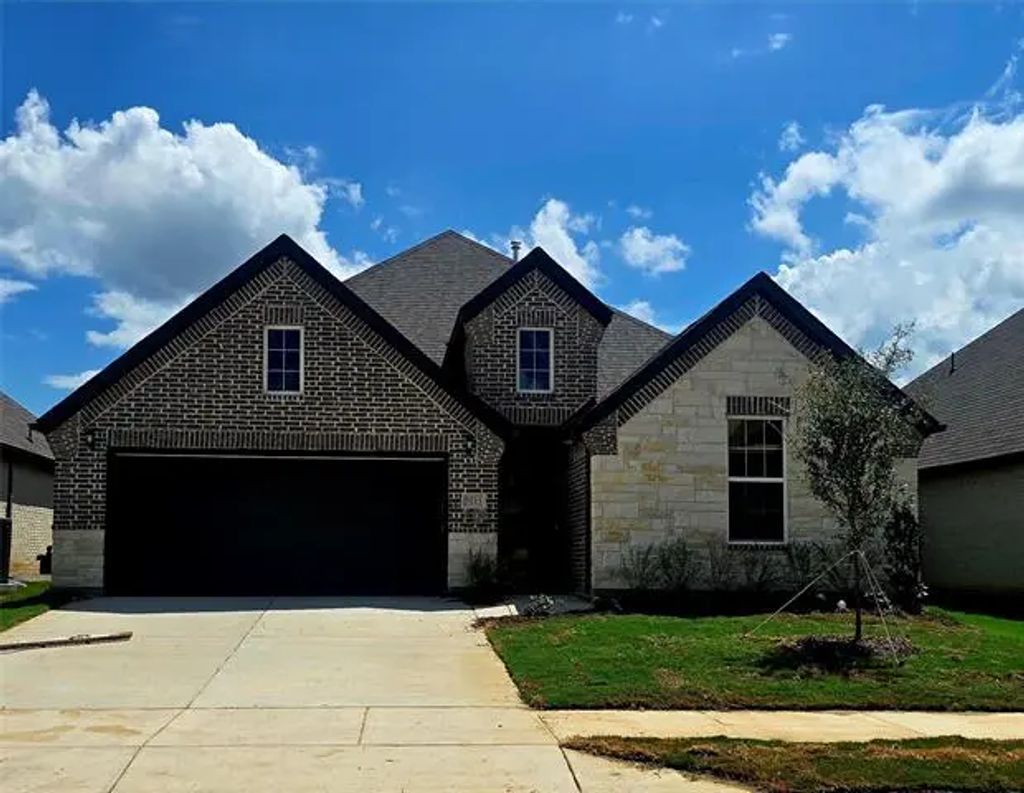 5013 Meadow Vista Lane, Fort Worth