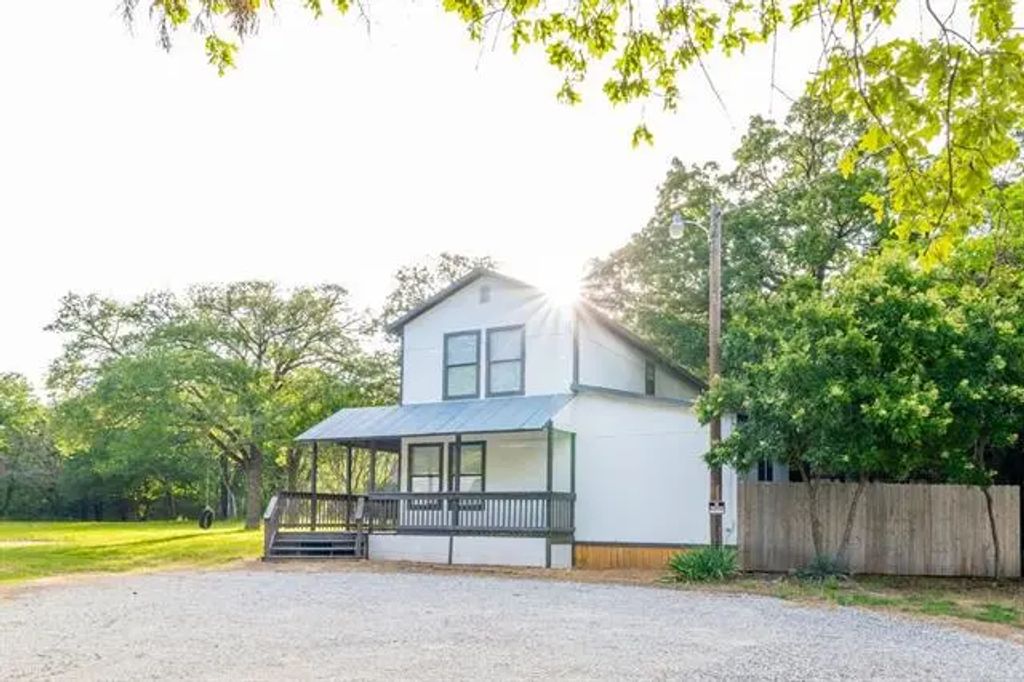 1764 County Road 2535, Decatur